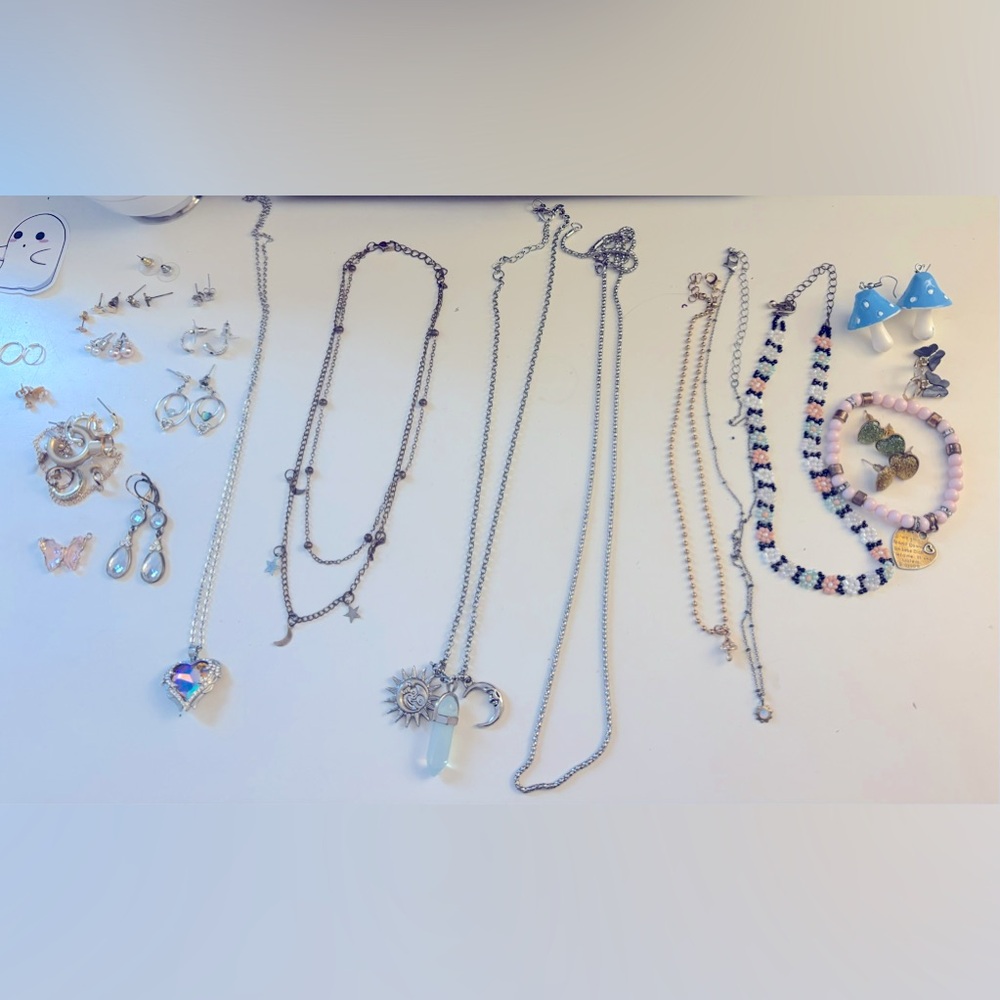 JEWELLERY BUNDLE - necklaces, earrings, bracelet